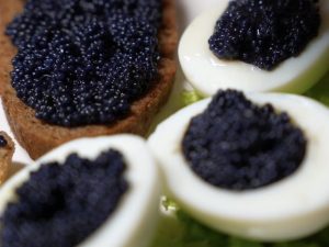ლამფიშის შავი ხიზილალა (Lumpfish Caviar)